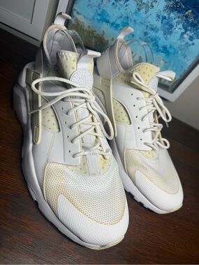 Men’s Nike Huarache Run Ultra White Cream Athletic Sneakers $130 MSRP